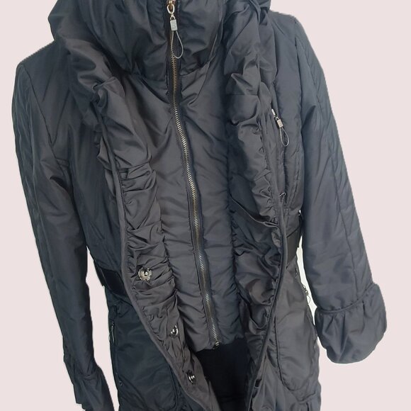 Bellevilles Black Body Enhancing Puffer Coat - Size XS/S - Picture 5 of 14